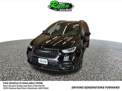 New 2025 Chrysler Pacifica Limited w/ Trailer Tow Group