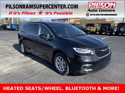 Used 2023 Chrysler Pacifica Touring-L