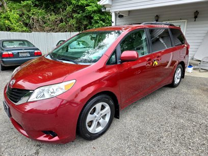 Used 2014 Toyota Sienna LE
