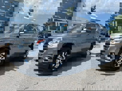 Used 2021 Chevrolet Traverse LT