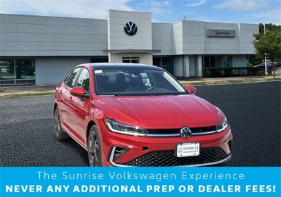 Used 2025 Volkswagen Jetta SE w/ Sunroof Package