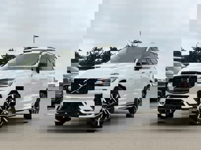 New 2025 Volvo XC60 B5 Plus w/ Protection Package Premier