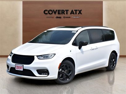 New 2025 Chrysler Pacifica Premium