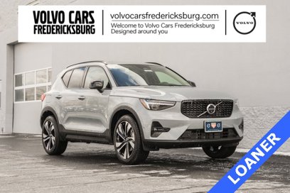 Used 2025 Volvo XC40 B5 Ultra w/ Climate Package