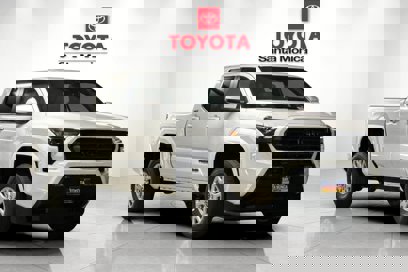 New 2025 Toyota Tacoma SR5