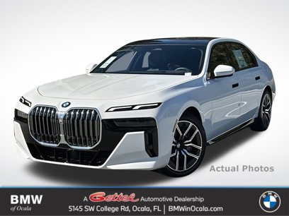 New 2025 BMW 760i xDrive w/ Premium Package