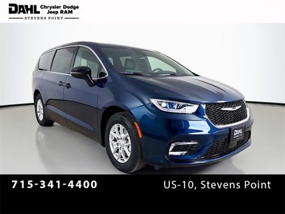 New 2025 Chrysler Pacifica Select