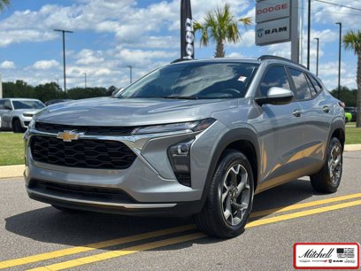 Used 2024 Chevrolet Trax LT w/ Driver Confidence Package