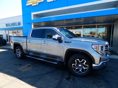 New 2025 GMC Sierra 1500 SLT