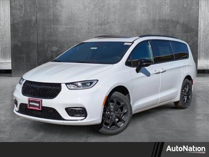 New 2025 Chrysler Pacifica Limited