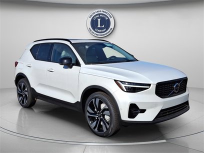 New 2025 Volvo XC40 B5 Plus w/ Protection Package Premier