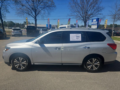 Used 2018 Nissan Pathfinder SV