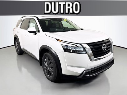 New 2025 Nissan Pathfinder SV w/ SV Premium Package