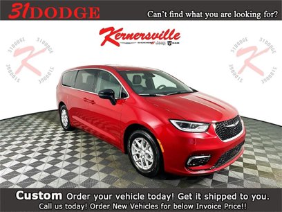 New 2026 Chrysler Pacifica Select