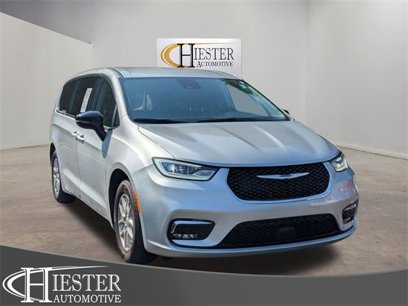 Used 2024 Chrysler Pacifica Touring-L