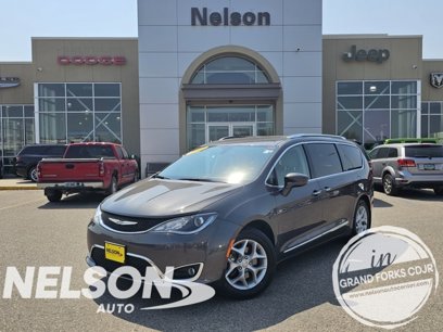 Used 2019 Chrysler Pacifica Touring-L w/ Tire & Wheel Group