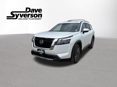 New 2025 Nissan Pathfinder SL w/ SL Premium Package