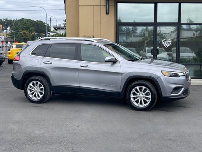 Used 2019 Jeep Cherokee Latitude w/ Popular Appearance Group