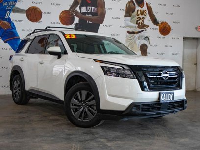 Used 2023 Nissan Pathfinder SV w/ Black Appearance Package