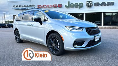 New 2026 Chrysler Pacifica Limited