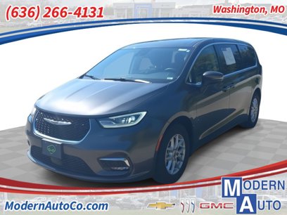 Used 2023 Chrysler Pacifica Touring-L