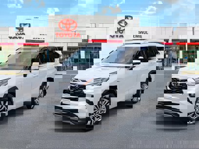 Used 2024 Toyota Highlander XLE