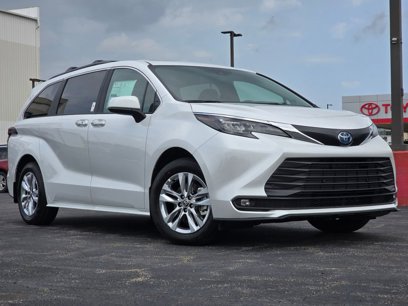 New 2025 Toyota Sienna XLE w/ XLE Plus Package