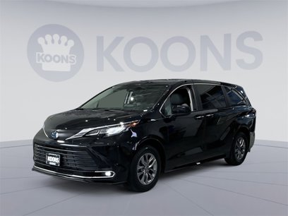 Used 2022 Toyota Sienna XLE