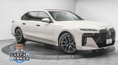 Used 2024 BMW 740i xDrive w/ Premium Package 2