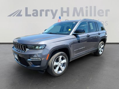 Certified 2022 Jeep Grand Cherokee Limited w/ Trailer Tow Prep Group (B)