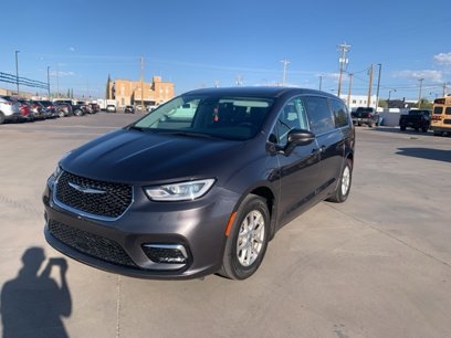 Used 2023 Chrysler Pacifica Touring-L