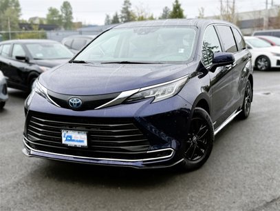 Used 2021 Toyota Sienna XLE