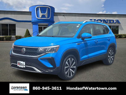 Used 2022 Volkswagen Taos SE w/ Panoramic Sunroof Package