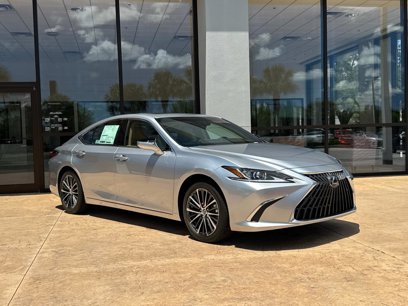 New 2025 Lexus ES 350 w/ Premium Package