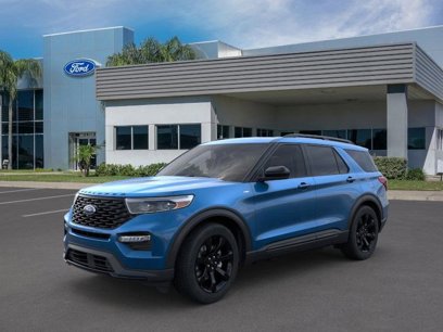 New 2023 Ford Explorer ST-Line w/ Class IV Trailer Tow Package