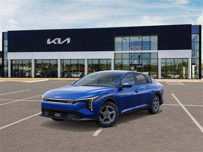 New 2025 Kia K4 LXS