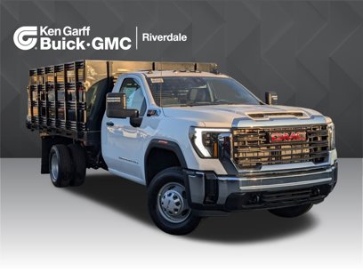 New 2025 GMC Sierra 3500 Pro w/ Convenience Package