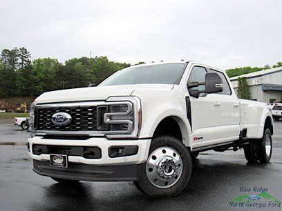 New 2025 Ford F450 Platinum w/ FX4 Off-Road Package