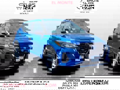 New 2025 Nissan Kicks Play S