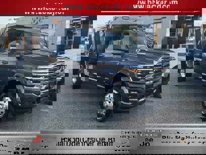 New 2025 RAM 5500 4x4 Crew Cab w/ Laramie Trim Package
