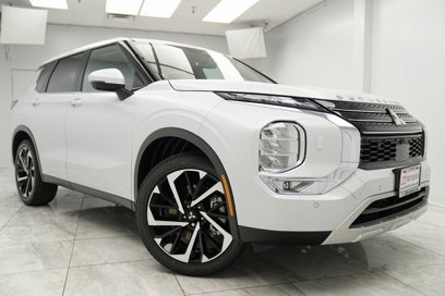 Used 2024 Mitsubishi Outlander SE