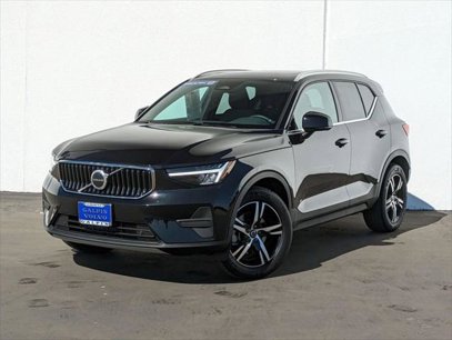 Used 2025 Volvo XC40 B5 Core