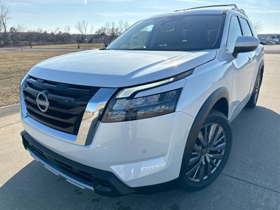 New 2025 Nissan Pathfinder SL w/ SL Premium Package