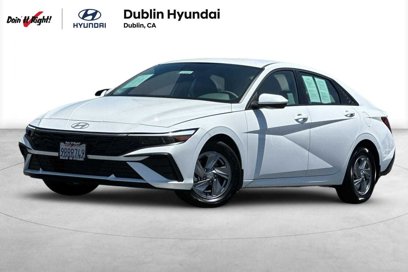 Used 2025 Hyundai Elantra SE