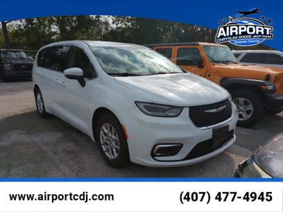 Used 2023 Chrysler Pacifica Touring-L