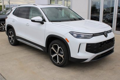 New 2025 Volkswagen Tiguan SE