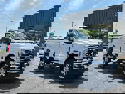 New 2025 Ford F250 XLT