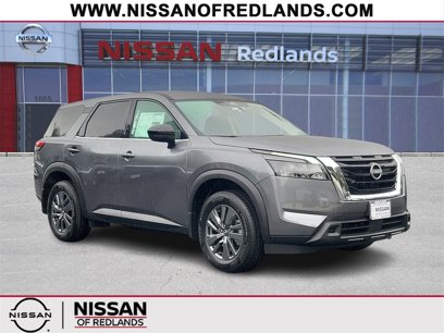 New 2025 Nissan Pathfinder S w/ Cargo Package