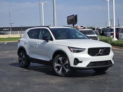 New 2026 Volvo XC40 B5 Plus w/ Protection Package Premier