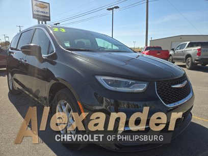 Used 2023 Chrysler Pacifica Touring-L